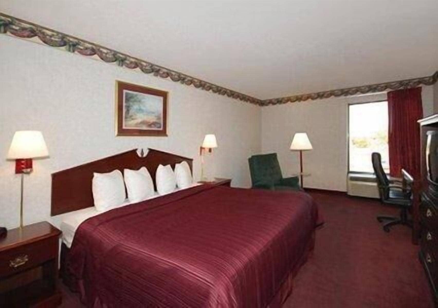 Quality Inn & Suites Колумбус Экстерьер фото